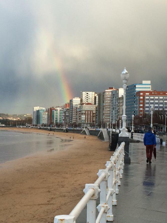 Villa Vivienda En Gijon Frente Al Mar Extérieur photo